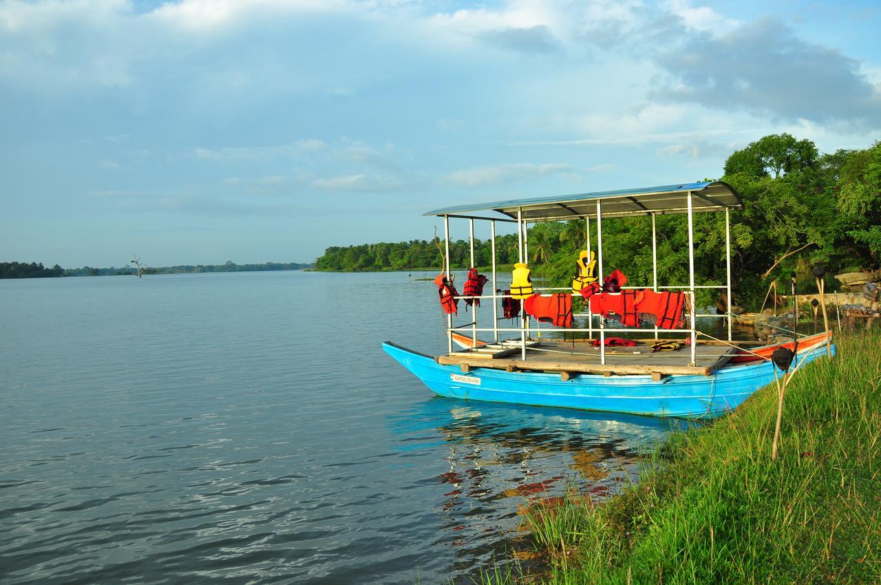 Thuduwa Camp Hotel Embilipitiya Buitenkant foto