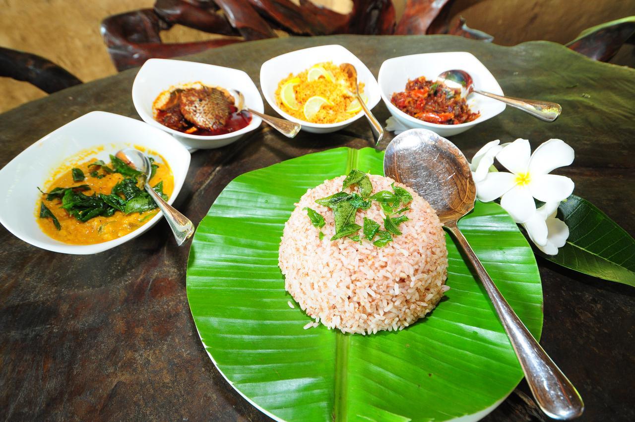 Thuduwa Camp Hotel Embilipitiya Buitenkant foto