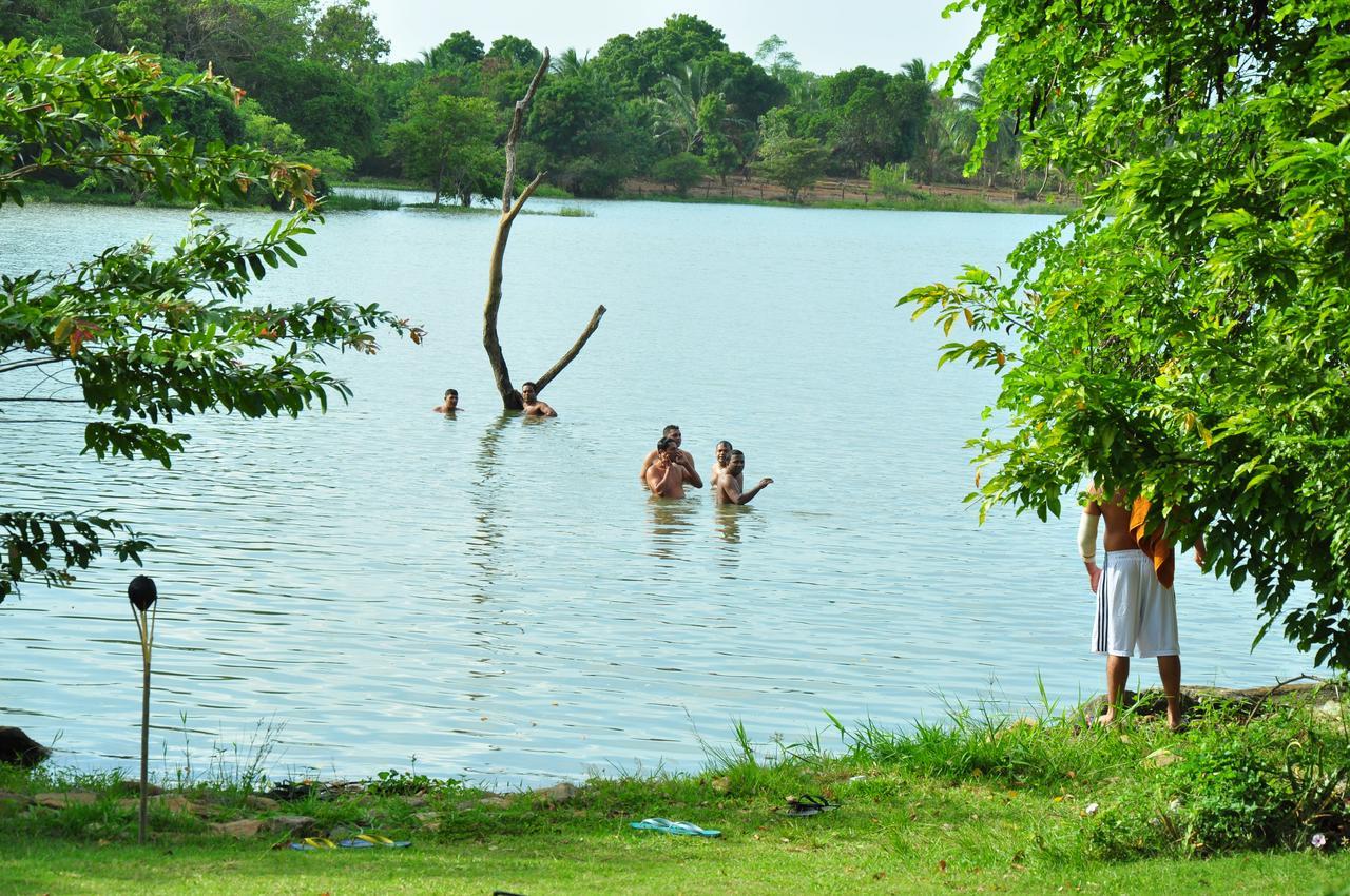 Thuduwa Camp Hotel Embilipitiya Buitenkant foto